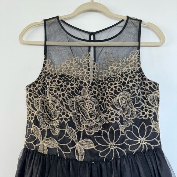 Black & Gold Floral Tulle Cocktail Dress - Picture 2 of 8